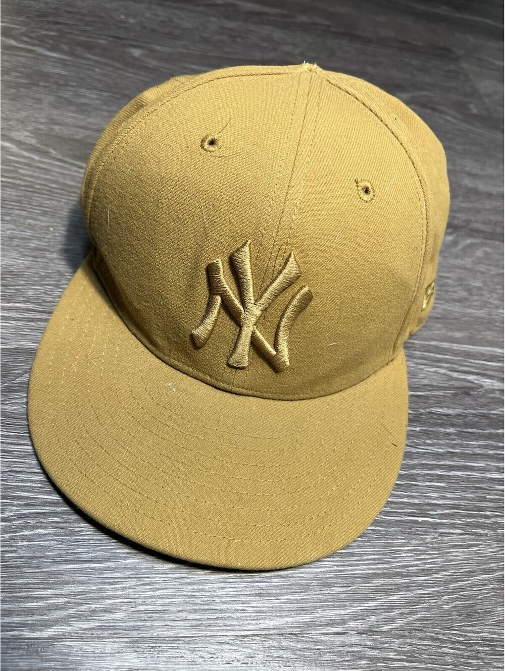 New Era 59Fifty 7 5/8 New York Yankees TAN Fitted w/Old Tags